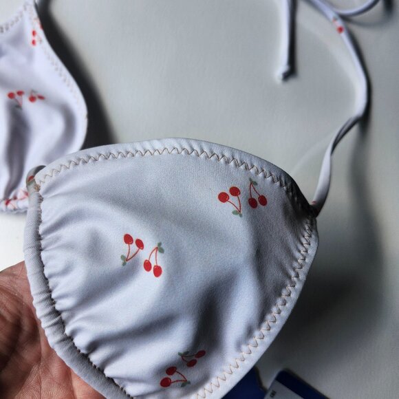 NWT - RVCA HEARTTHROB BILLIE CHERRIES BIKINI TOP XS - Picture 2 of 7